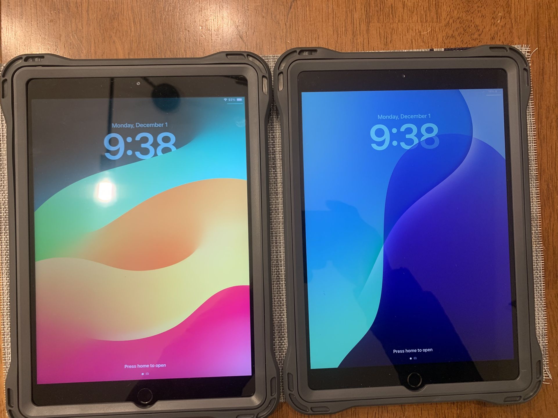 Apple iPad 7th Generation 10.2” Unlocked Like New With Great Case!