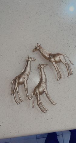Gold Giraffe