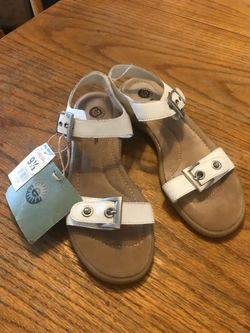 New Women’s Buckle Sandals Size 9 1/2 Soft Cushions Earth Brand