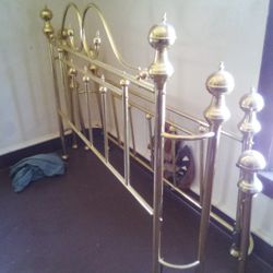 1980 Beautiful Mint condition BRASS BED