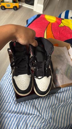 Air Jordan 1 High Black White Red Sneakers