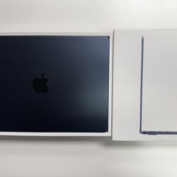 Macbook Air 2025 M4 13.6” 16GB RAM- MEMORY 256GB  Open Box