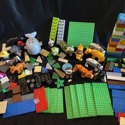 Lego random set- mixed sizes- people, animals, flat boards, mixed colors LOTI