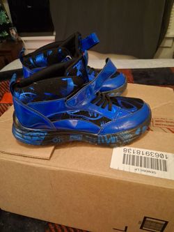 Kids Shoes/ Size 4.5-5