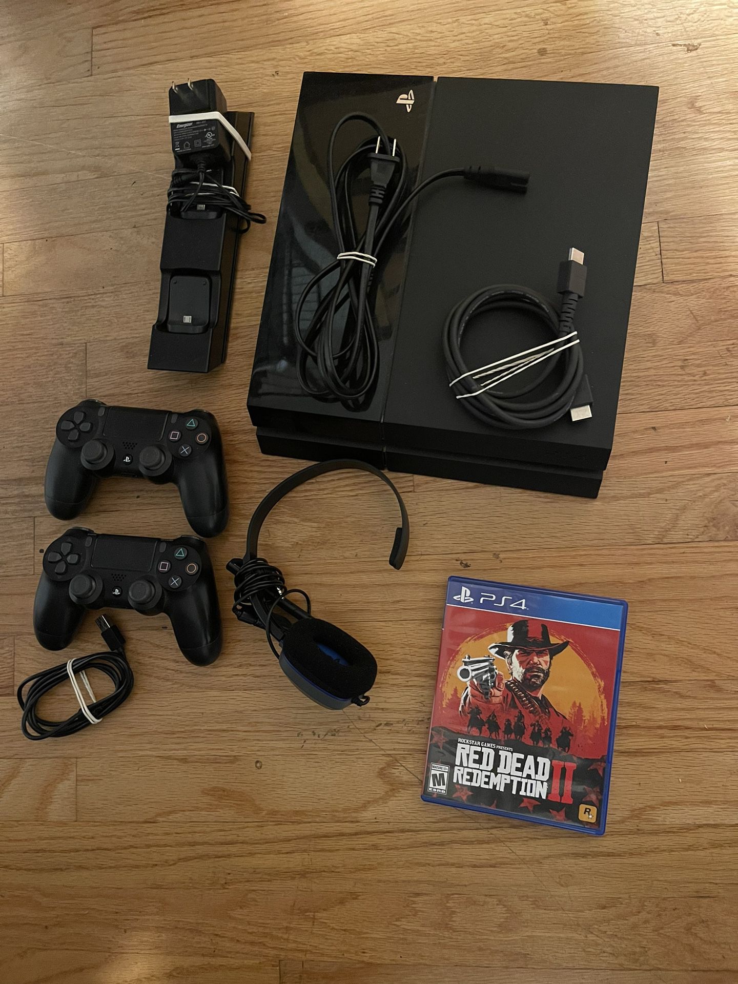 PS4 & Accessories 