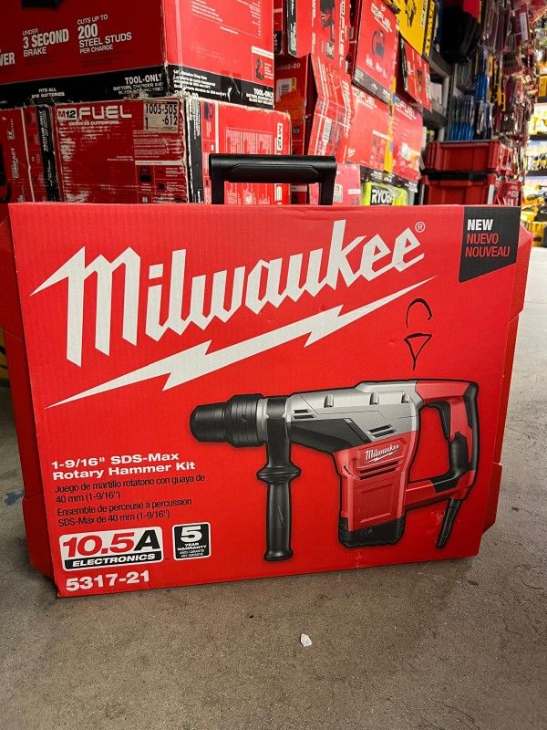 Milwaukee 1-1/16" SDS MAX ROTARY HAMMER $379