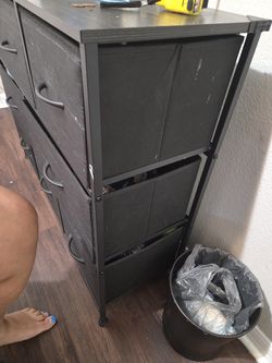 Dresser  black medium 8 drawers