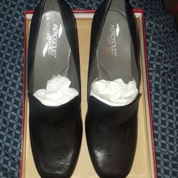 Aerosoles Black Leather Tall Size 11M