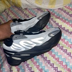 Yeezy Boost Blue Tint 