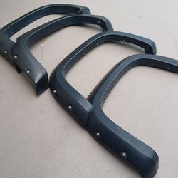 Chevy Colorado Tire Flair