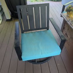 Outdoor Metal Chairs  4x W/ Cushions 
