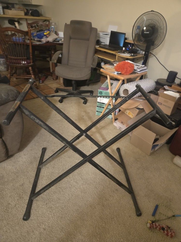 Free Keyboard Stand