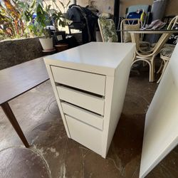 Organizer/Dresser 