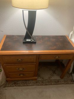 Young hinkle desk