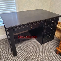 Black Desk