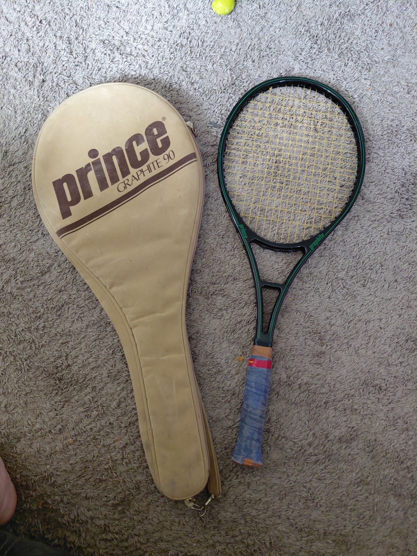Prince,Graphite series 90.Vintage 1987 Tennis racquet with matching Suede case.