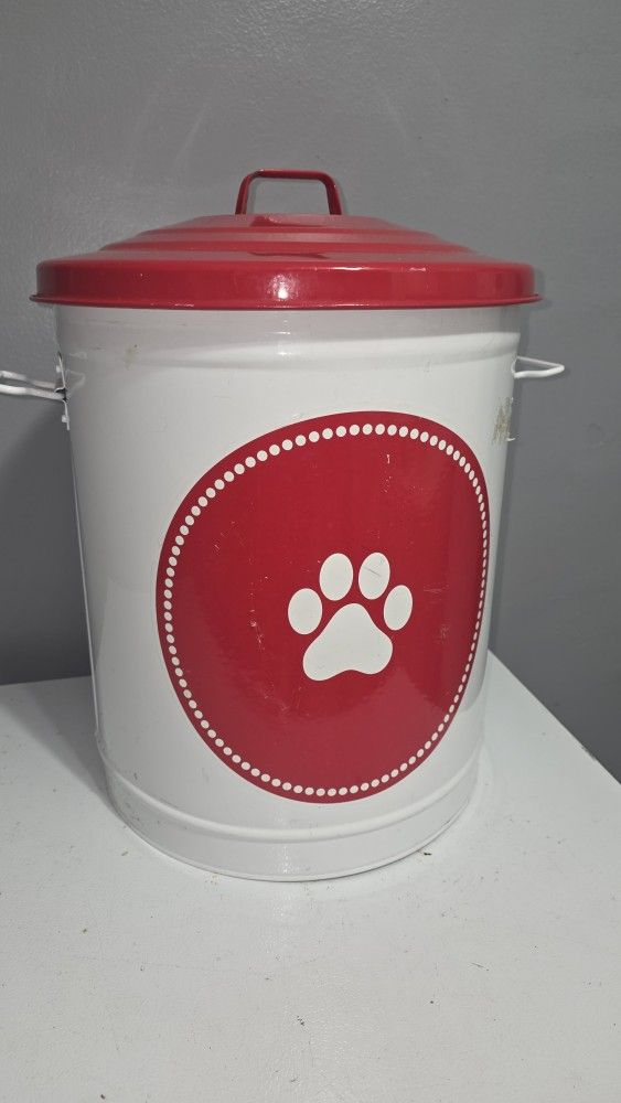PET FOOD CONTAINER