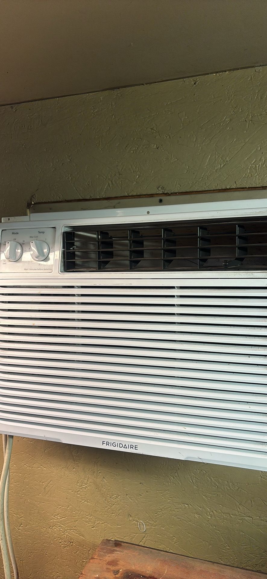 Frigidaire 10,000 BTU Air Conditioner