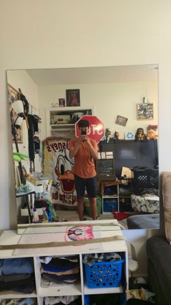 BIIIGG a$$ mirror, not perfectly square