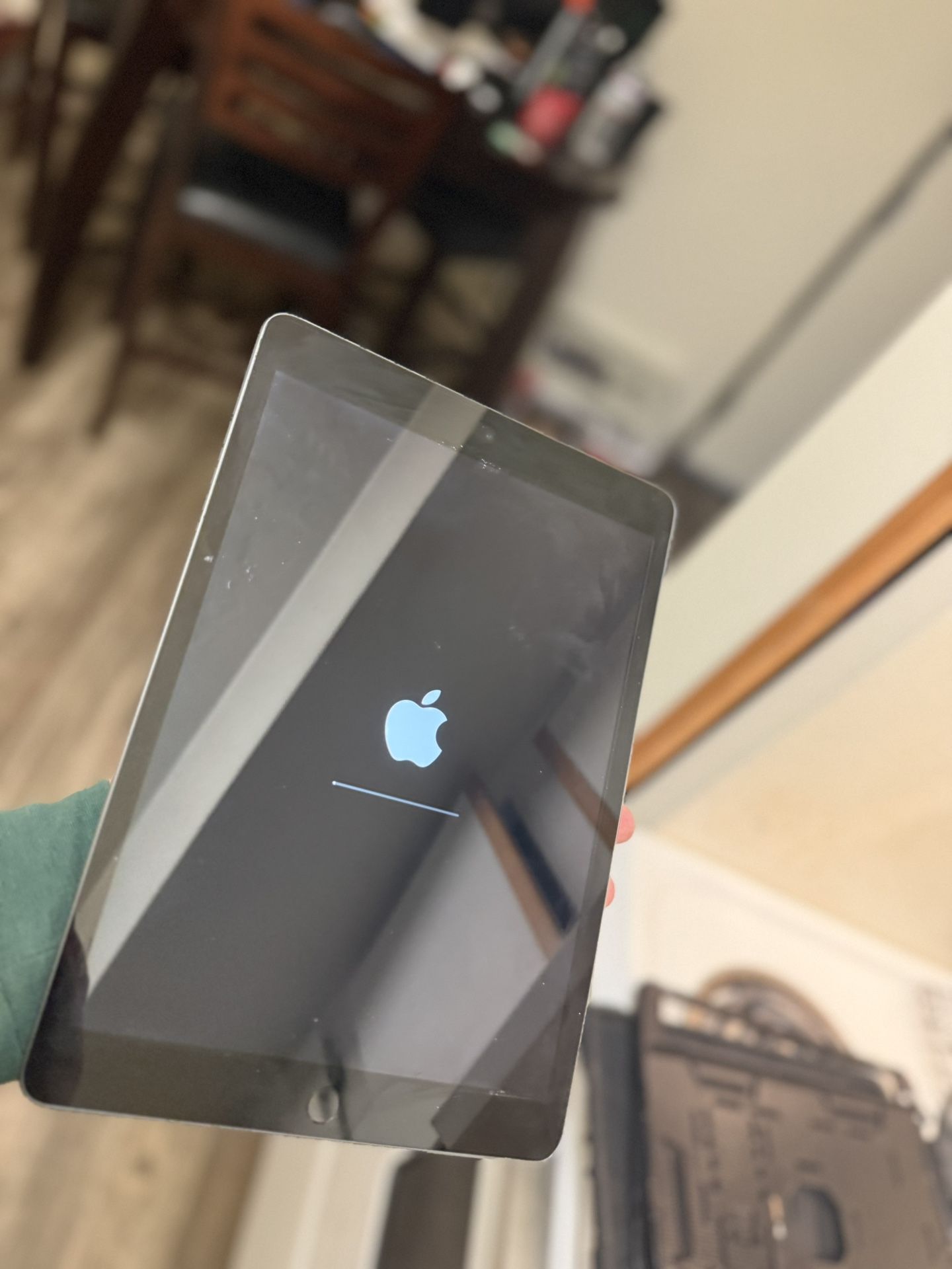 9th Gen iPad 64gb