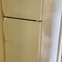 Frigidaire Refrigerator/freezer 