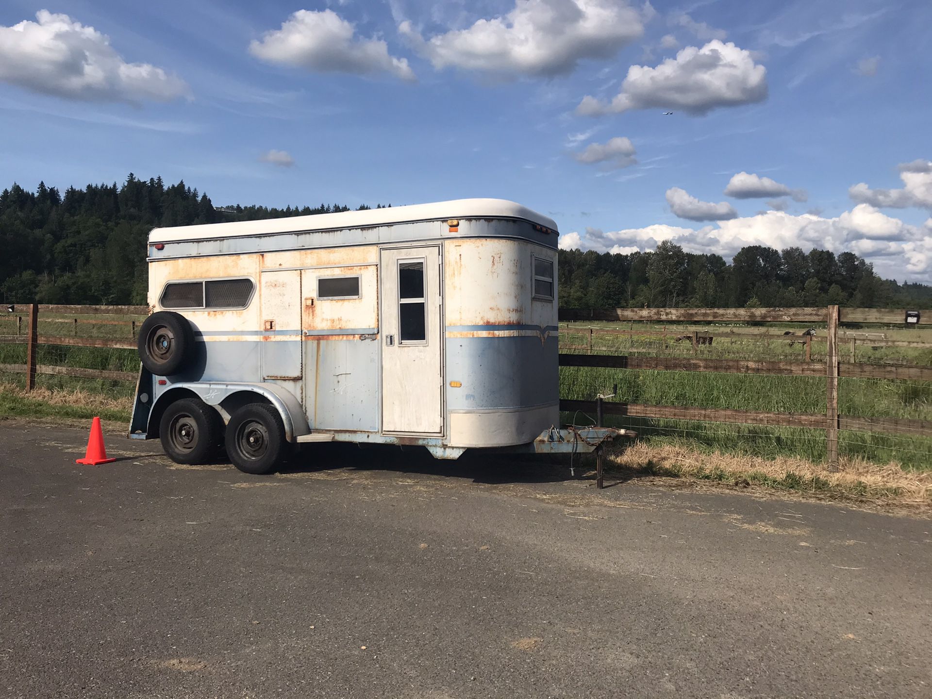 Horse trailer /tríala de Caballo