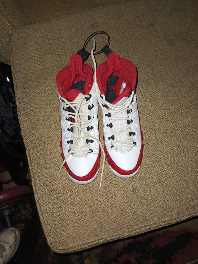 Air Jordan 9 red And White