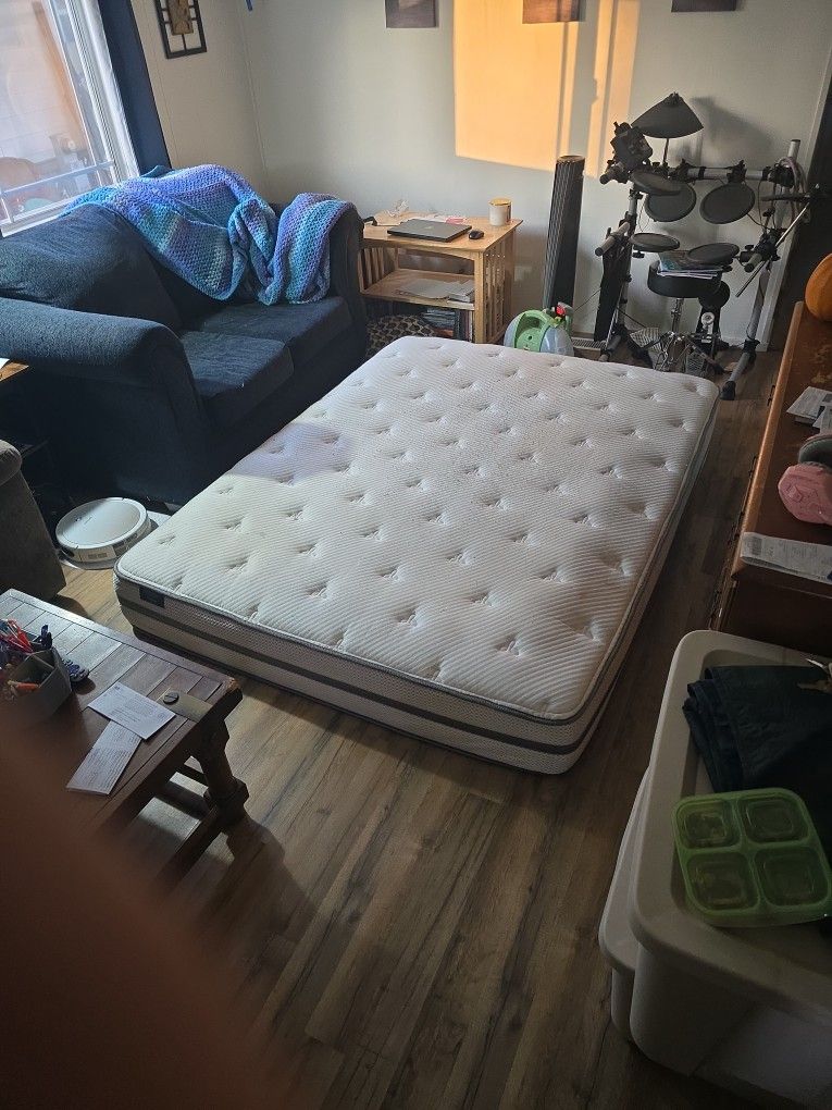 Queen Size Bed Matress