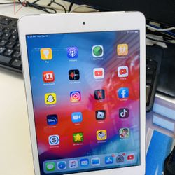 Apple iPad Mini Second Gen , 32GB Storage , WiFi And Cellular , It Comes With Charging Cable 