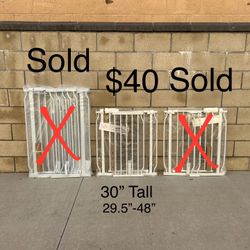 NEW Baby/Pet Gate, Auto Close Dog Gate for, Stairs & Doorway, Easy Walk Through Pet Gate
