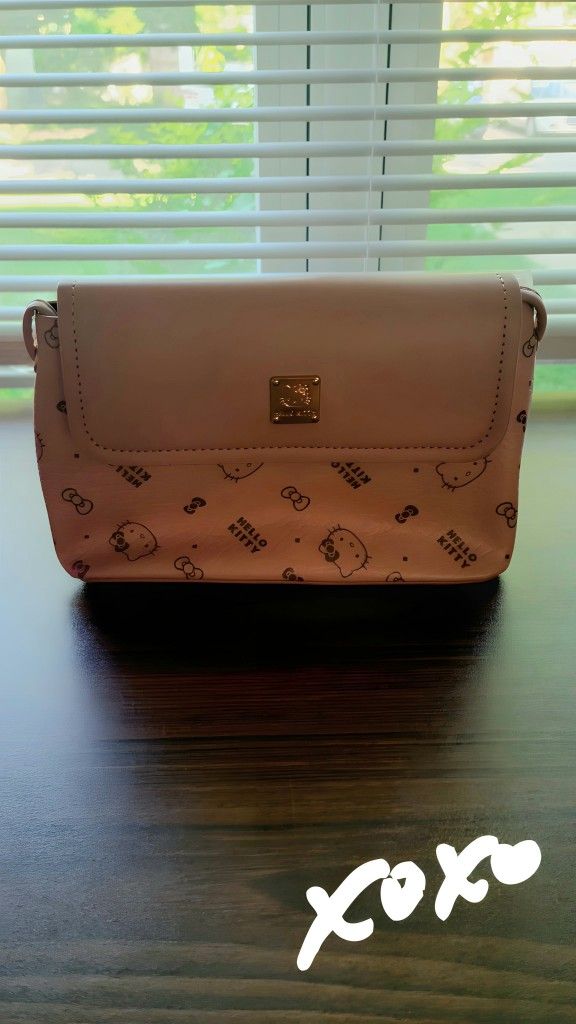 ✨ Brand New Hello Kitty Crossbody Bag
