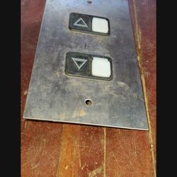 Elevator buttons