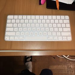 Apple Keyboard 