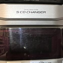 Panasonic 5 CD Changer Digital  Servo System Silver 