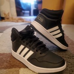 children's sneakers of the Adidas brand