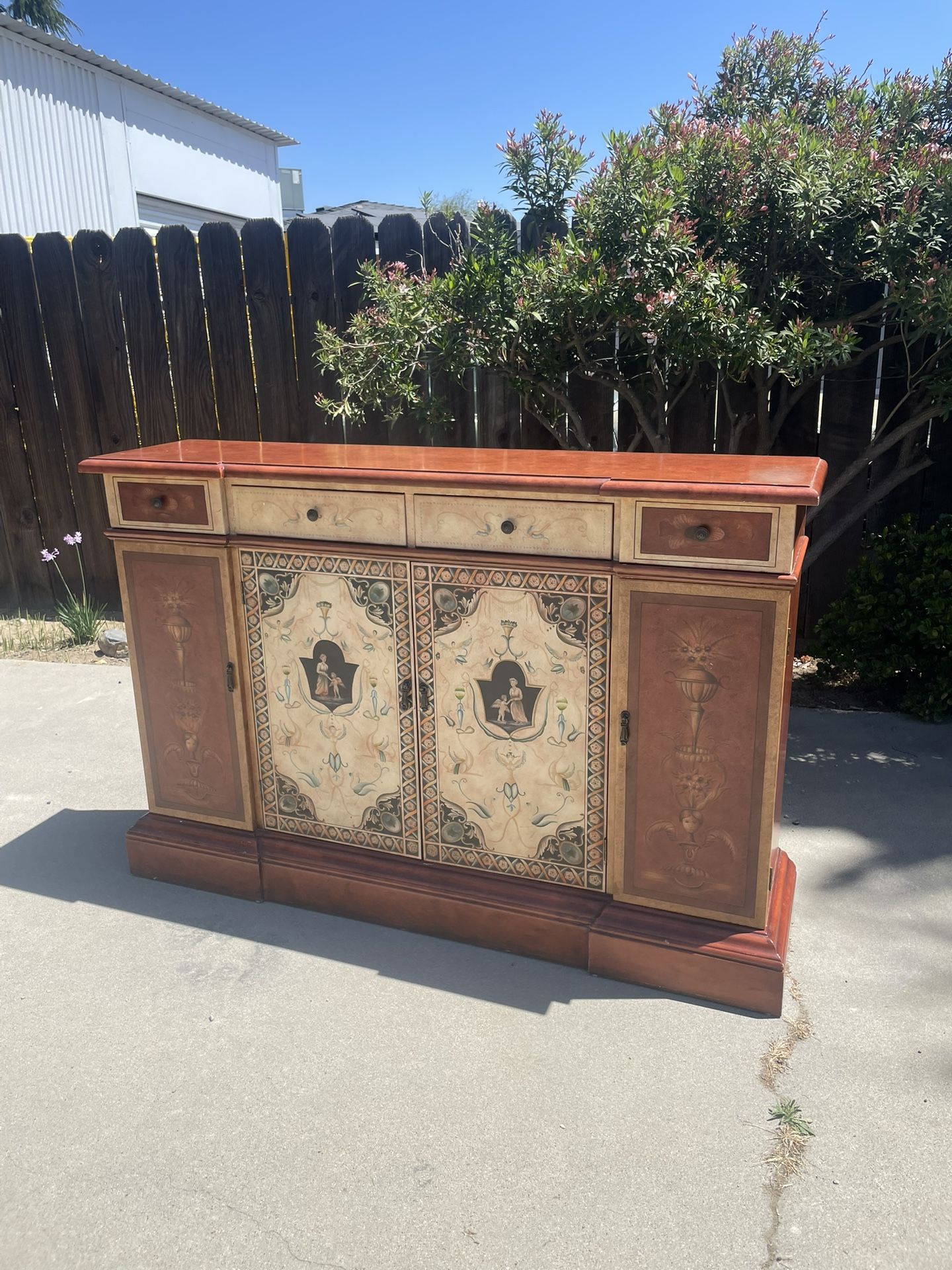 Cabinet Buffet