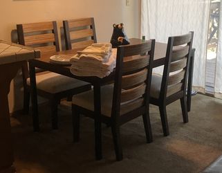 Wood Table & 4 Chairs 