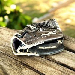 Mizuno Baseball Right Hand Glove
