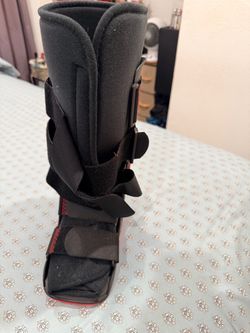 Left foot boot