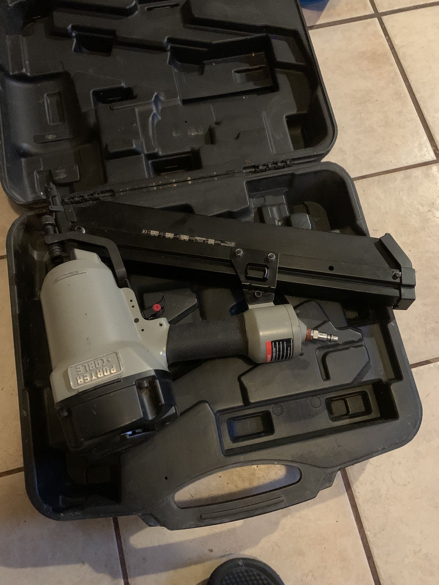 NAIL GUN