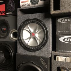 ONE 12 INCH KICKER CVR SUBWOOFER 800 WATTS 2  MAXIMUM POWER SUBWOOFER 