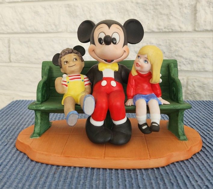 VTG Walt Disney World Mickey Mouse & Kids on Bench 