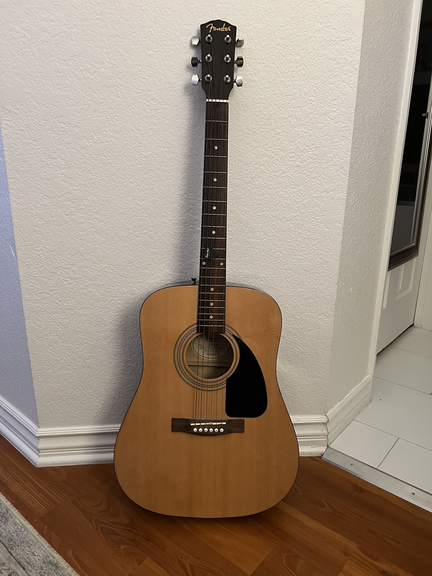 Fender FA-100 Acoustic Guitar w/ Soft Case & Shoulder Strap PLUS wall hanger