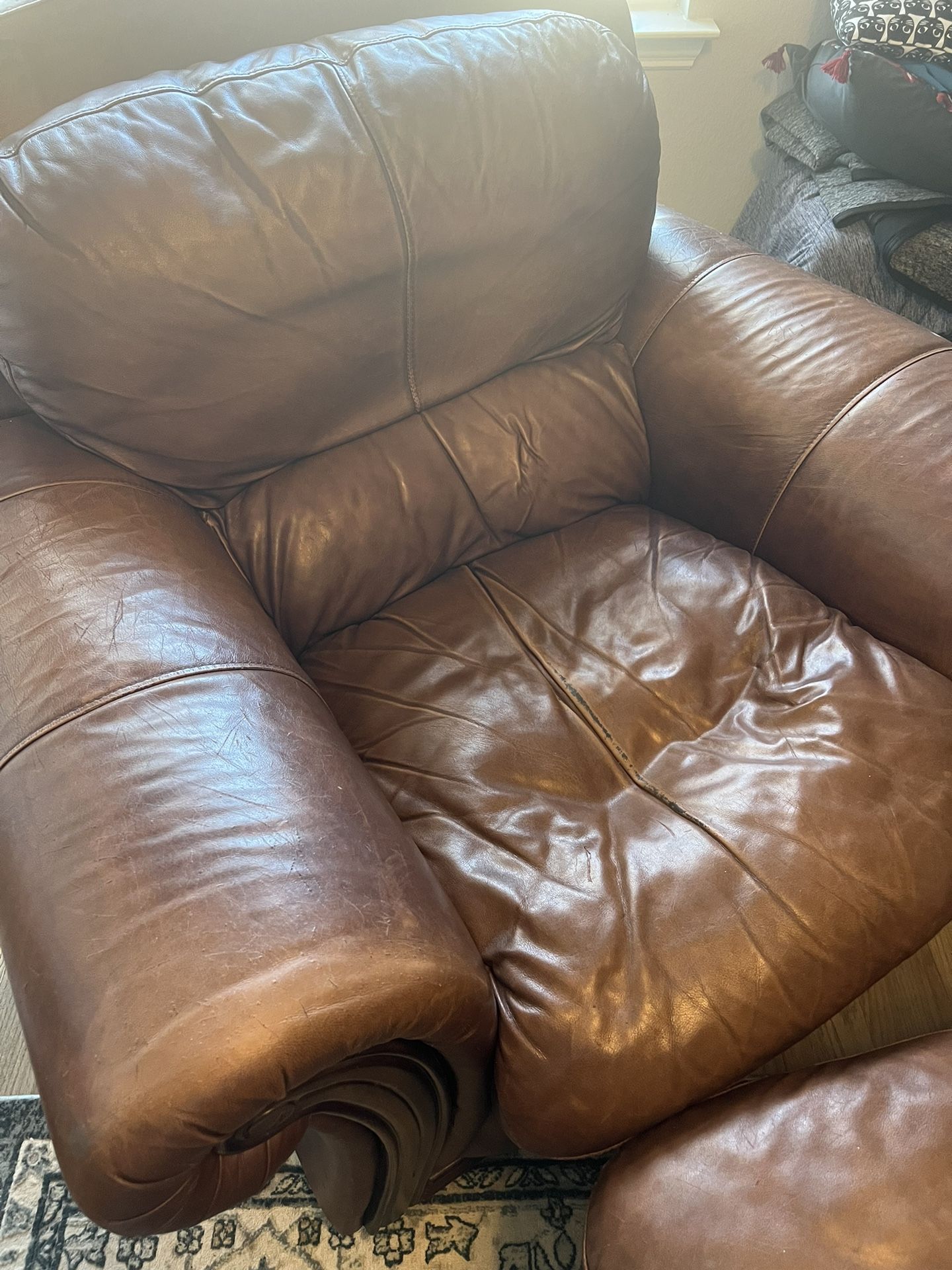 couch set NEED GONE