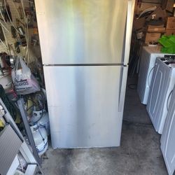 Whirlpool Top Freezer Refrigerator