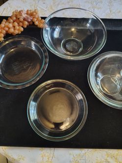 4 used Pyrex clear glass set of 4