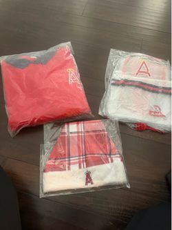 Angel items.  Crewneck xl.  $5 each