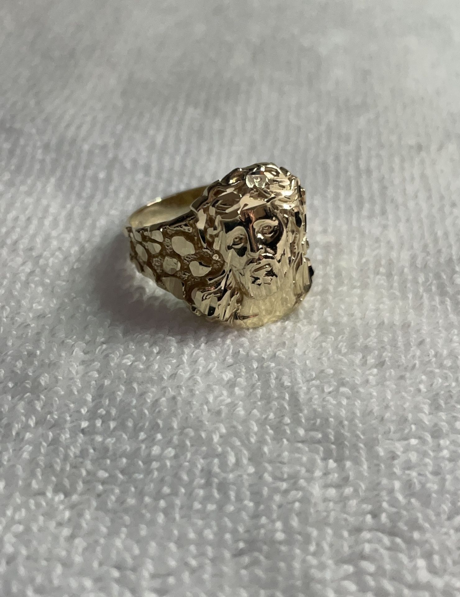 14 KARAT GOLD RING