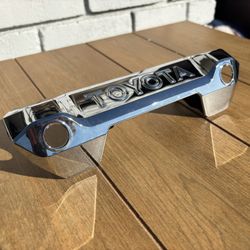 OEM Chrome Toyota Tundra Tailgate Handle – Late Model – Good Condition  