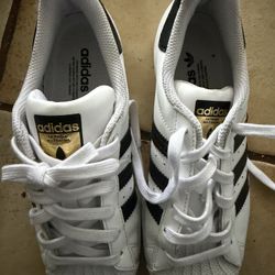 Adidas Size 5 Superstar White/Black. Location West Lancaster, CA